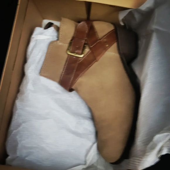 Boots - Picture 9 of 9